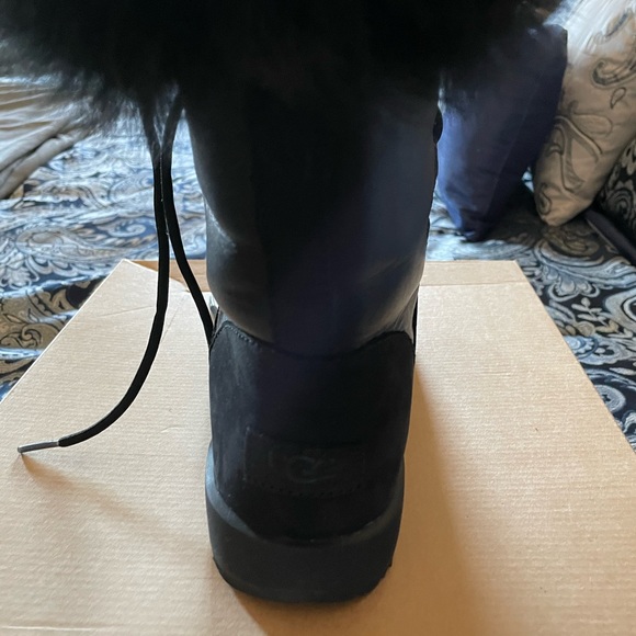 Ugg leather waterproof boots with fur - Picture 5 of 5